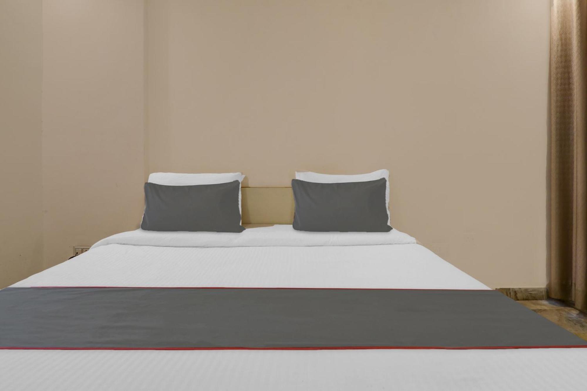 Collection O 90957 Hotel Premier Lucknow Exterior foto