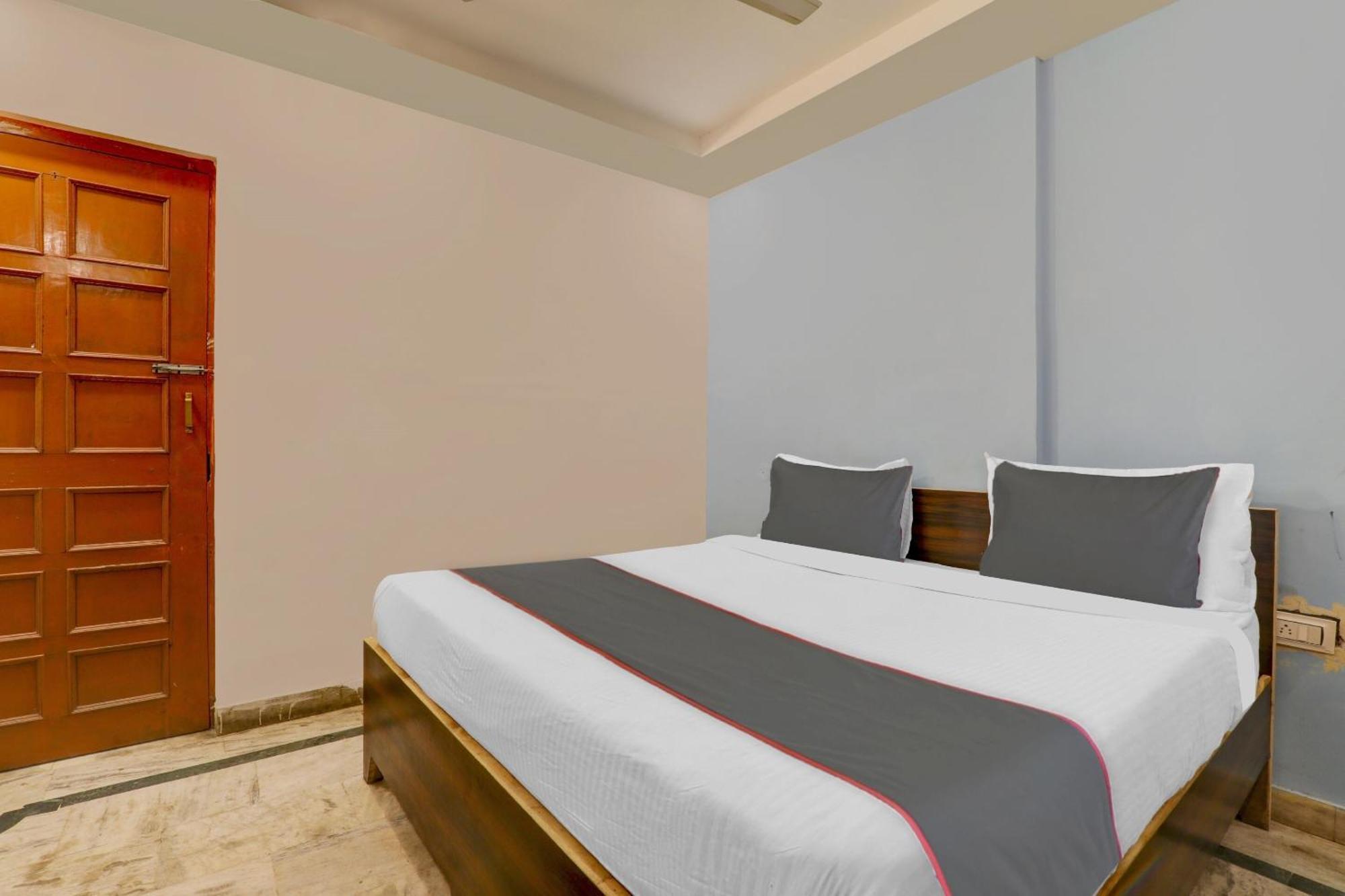 Collection O 90957 Hotel Premier Lucknow Exterior foto