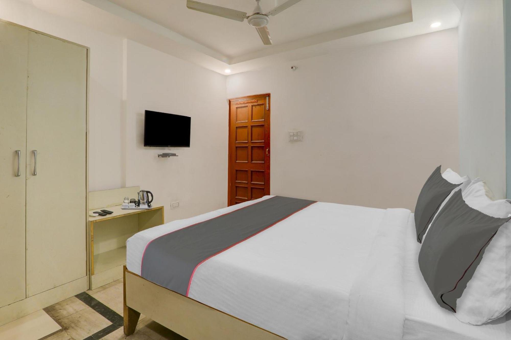 Collection O 90957 Hotel Premier Lucknow Exterior foto