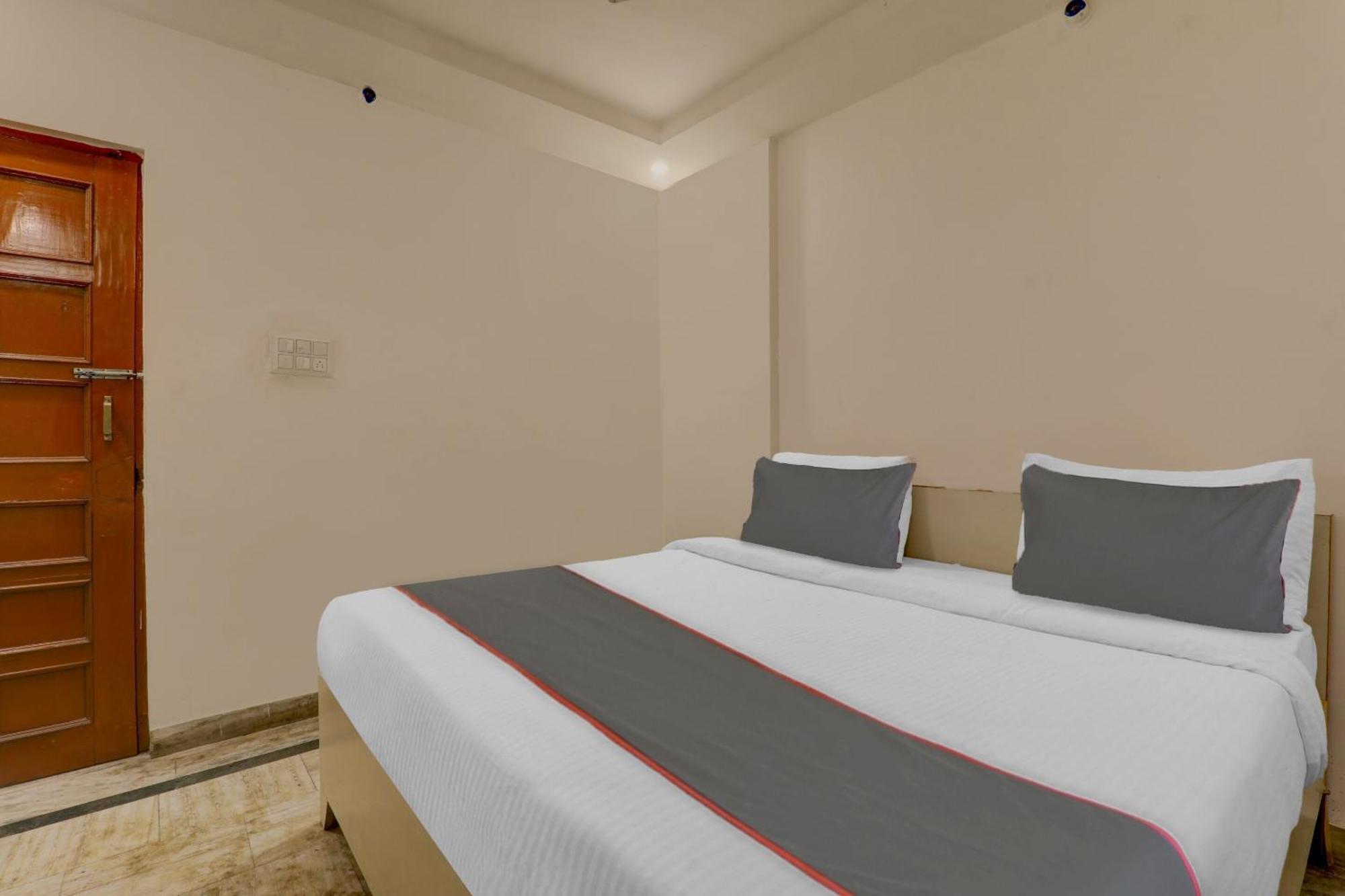 Collection O 90957 Hotel Premier Lucknow Exterior foto