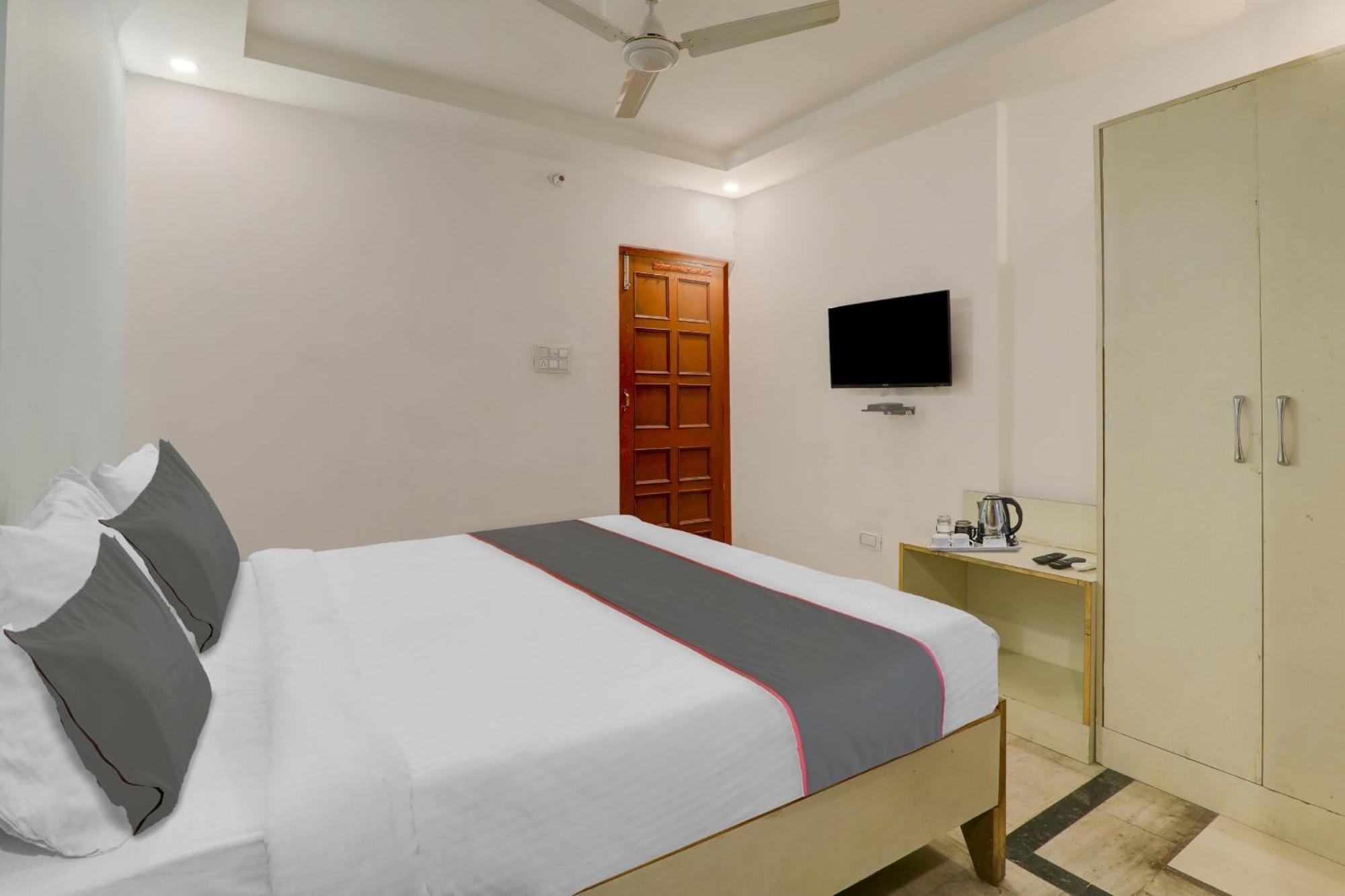 Collection O 90957 Hotel Premier Lucknow Exterior foto