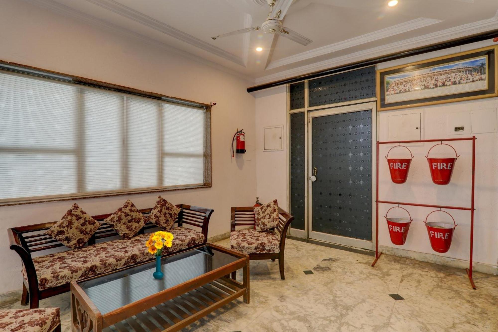 Collection O 90957 Hotel Premier Lucknow Exterior foto