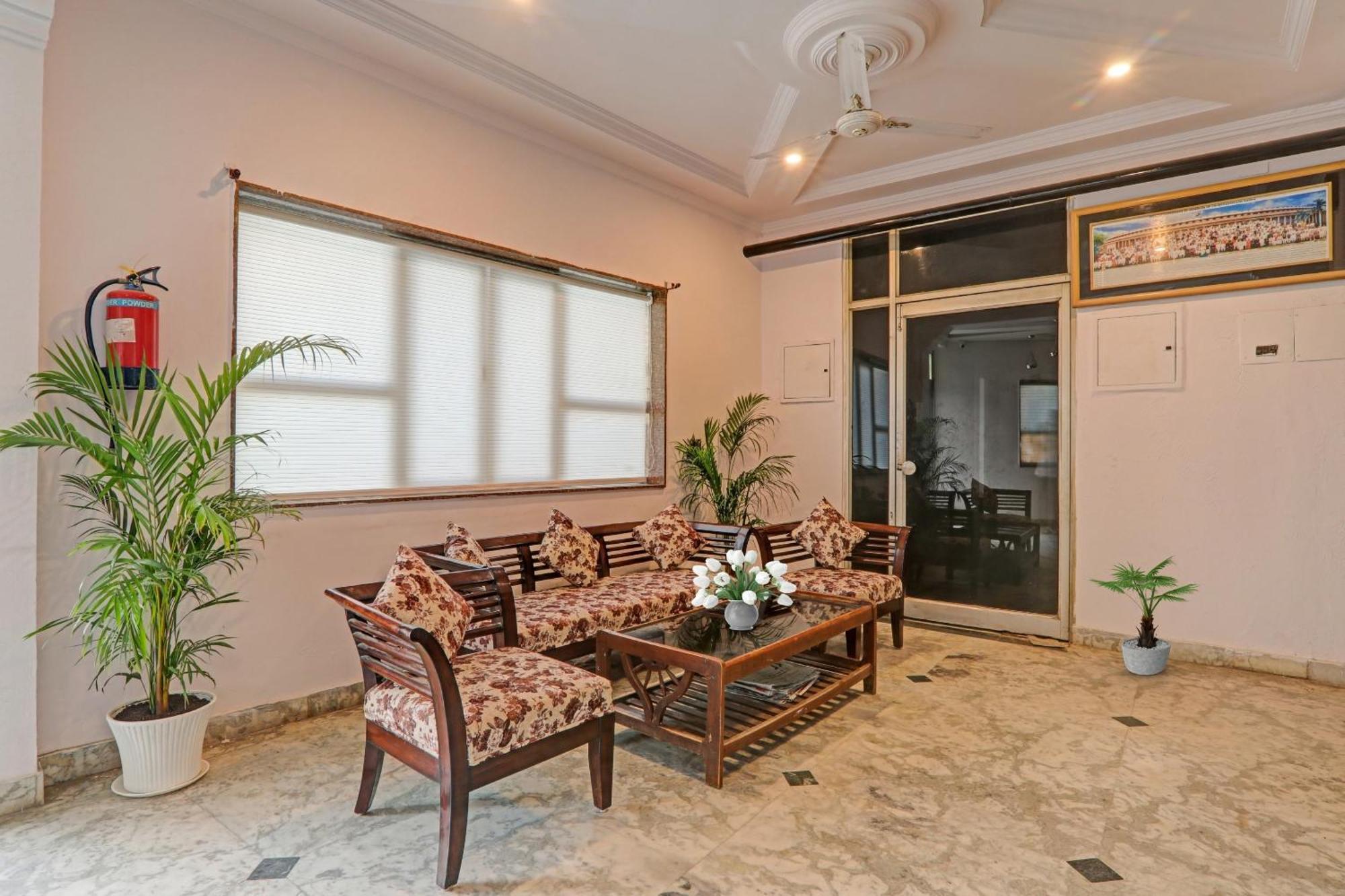 Collection O 90957 Hotel Premier Lucknow Exterior foto